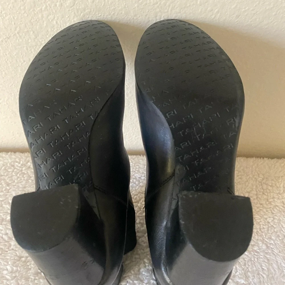 Tahari Garnet Women’s Black Leather Roundtoe Ankle Block Heel Boots Size 9.5 M - Picture 11 of 15